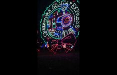 Creekmore Park Christmas Lights Train Ride In 26 Seconds