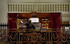 In The Grand Tradition The Wanamaker Organ At Christmas
